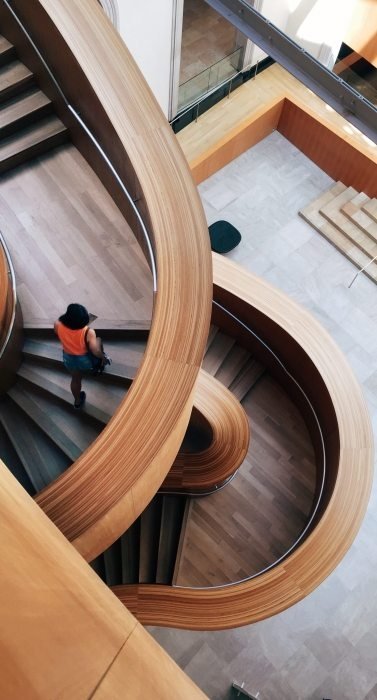 stephen-di-donato-119071-unsplash-min-377x700 (1)